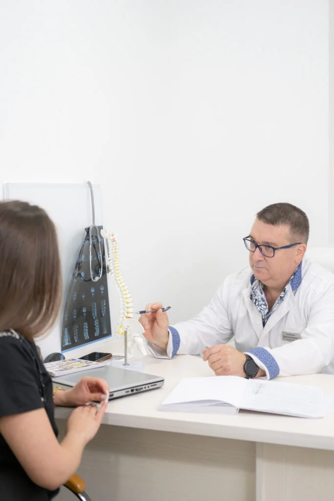Осмотр врача вертебролога